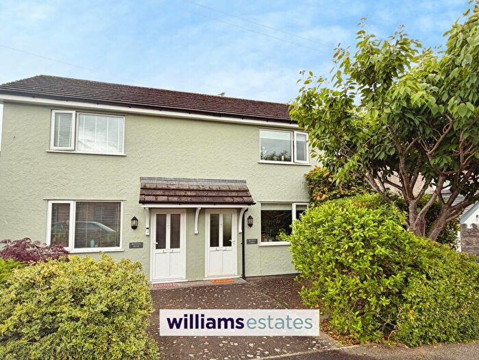 2 Bedroom Semi-Detached House For Sale In Ruthin, LL15