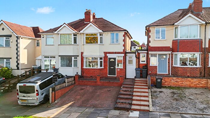 3 Bedroom Semi-Detached House For Sale In Hawkhurst Road, Birmingham, B14