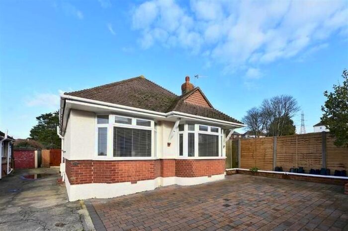 3 Bedroom Bungalow To Rent In Mile Oak Road, Southwick, BN42