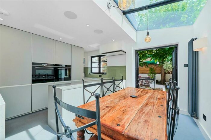 3 Bedroom Terraced House To Rent In Bullen Street, SW11