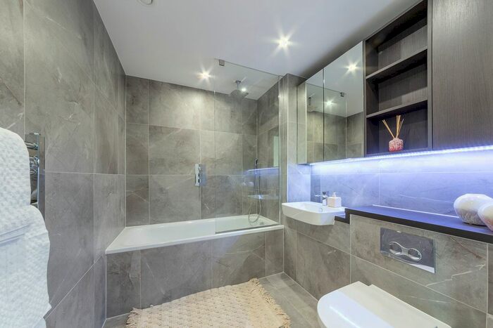 1 Bedroom Flat To Rent In Portal Way, London, W3