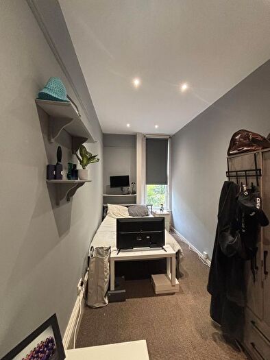 2 Bedroom Flat To Rent In Assistant Manager South Ashwood Villas, Leeds, LS6