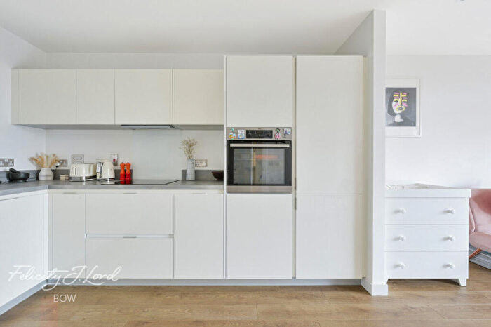 1 Bedroom Flat For Sale In Madeira Street, London, E14