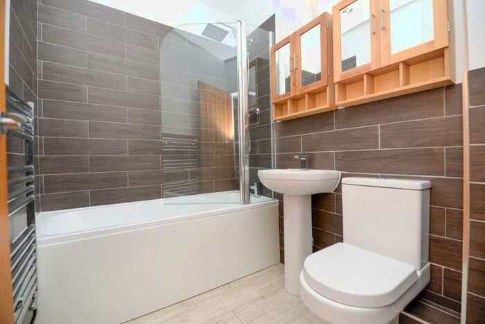 1 Bedroom Flat To Rent In Blenheim Road, Eastleigh, SO50