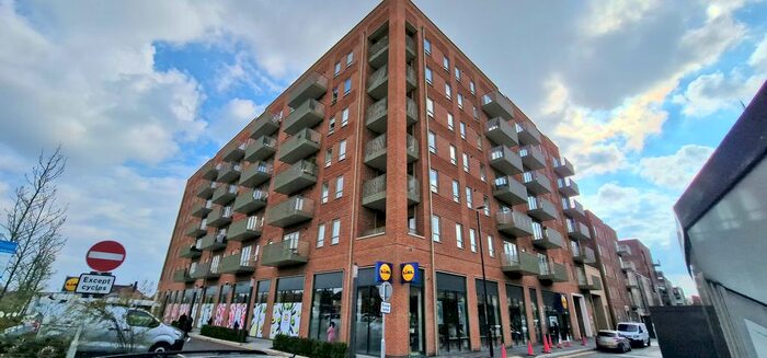 1 Bedroom Flat To Rent In Oxhey Drive, Watford, WD19