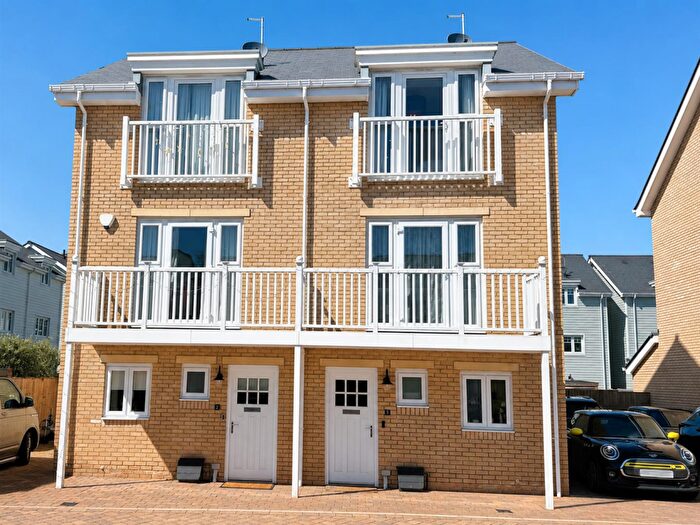 4 Bedroom House For Sale In Massachusetts Place, Reading, RG2