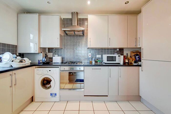 2 Bedroom Flat To Rent In Draycott Avenue, Harrow, HA3