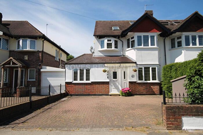 4 Bedroom Semi-Detached House For Sale In Clarence Avenue, New Malden, KT3