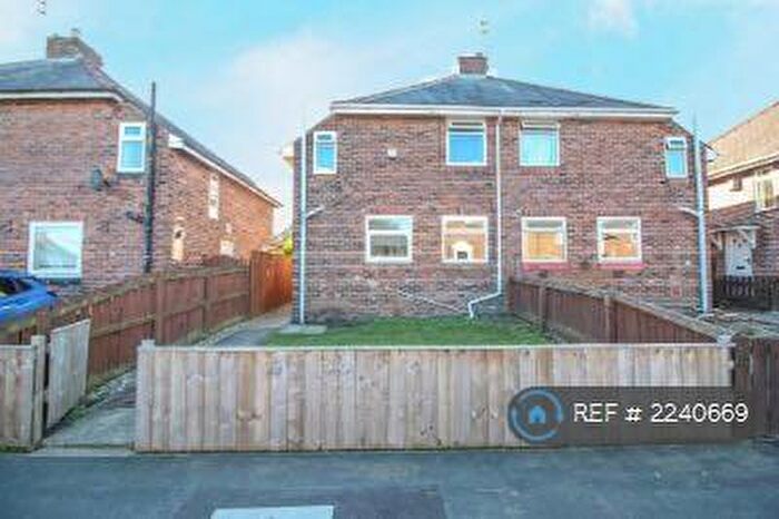 2 Bedroom Semi-Detached House To Rent In Kenton Crescent, Newcastle Upon Tyne, NE3