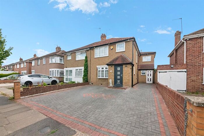 4 Bedroom Semi-Detached House For Sale In Marvell Avenue, Hayes, UB4