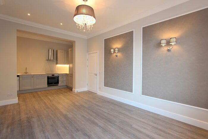 3 Bedroom Flat To Rent In Westbourne Terrace, London, W2