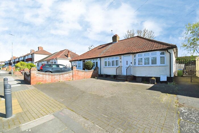 3 Bedroom Bungalow To Rent In Leckwith Avenue, Bexleyheath, DA7