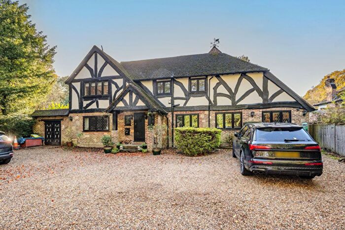 4 Bedroom Detached House For Sale In Effingham Road, Copthorne, RH10