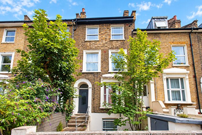 1 Bedroom Flat To Rent In Amersham Road, SE14