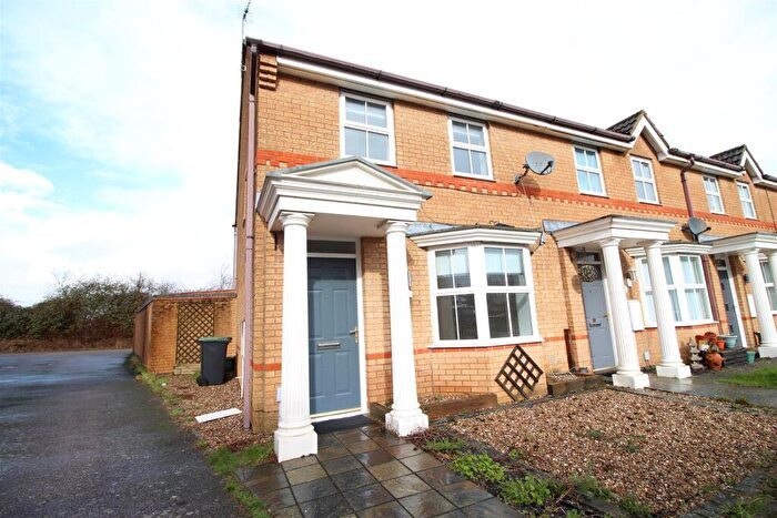 3 Bedroom House To Rent In Celandine Close, Rushden, Ogj, NN10