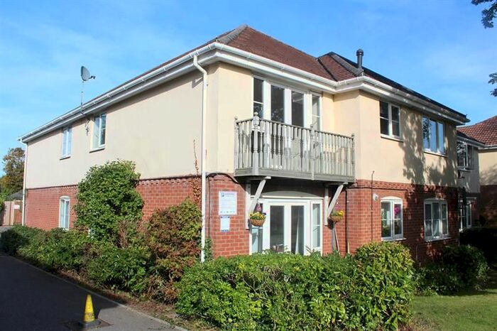 2 Bedroom Flat To Rent In Wimborne Road, Northbourne, Bournemouth, BH10