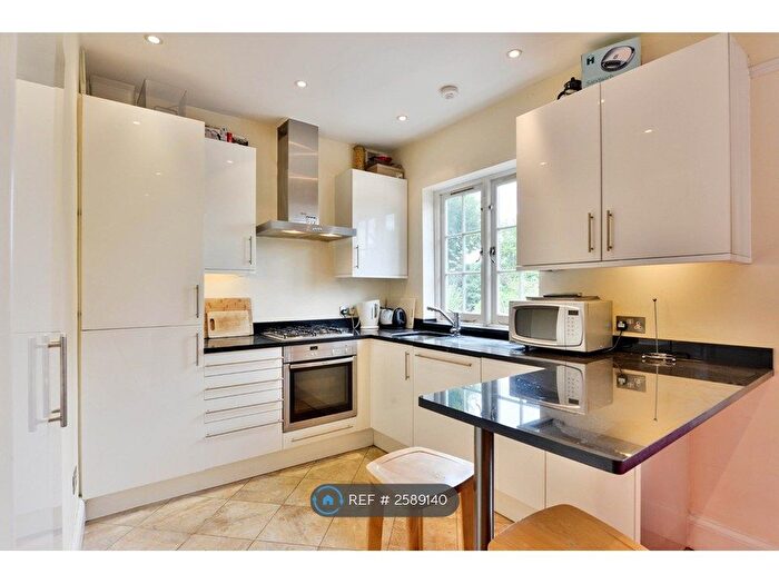 4 Bedroom Flat To Rent In Golders Green, London, NW11