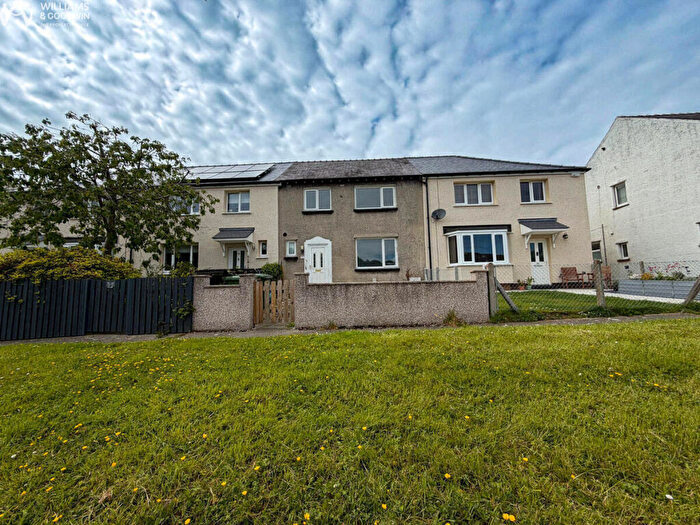 3 Bedroom Terraced House For Sale In Toronnen, Bangor, Gwynedd, LL57