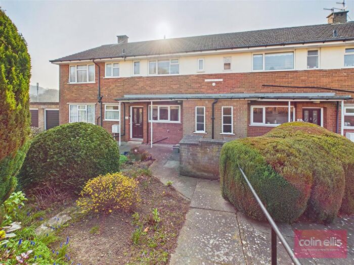 2 Bedroom Flat For Sale In Scalby Road, Scarborough, YO12