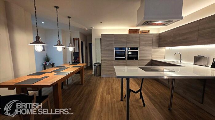 2 Bedroom Apartment For Sale In Hounds Gate, Nottingham, Nottinghamshire, NG1