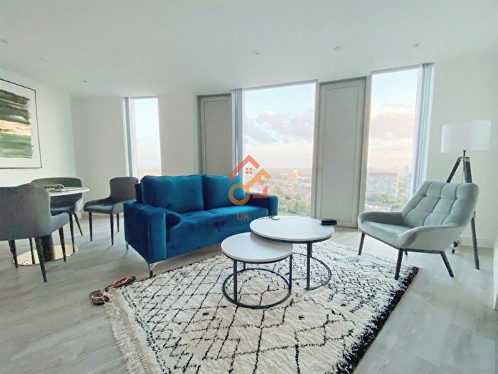 2 Bedroom Flat To Rent In Silvercroft Street, Manchester, M15