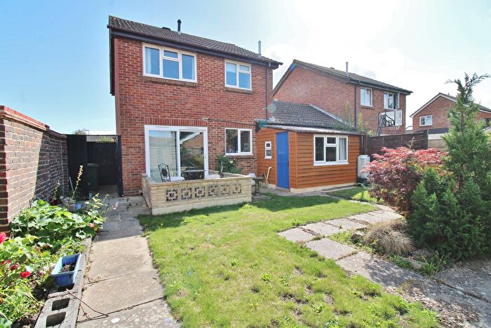 3 Bedroom Link Detached House For Sale In Kestrel Close, Stubbington, PO14