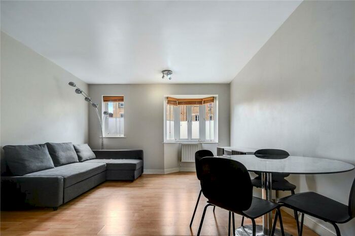 1 Bedroom Flat To Rent In Kelly Avenue, Peckham, London, SE15