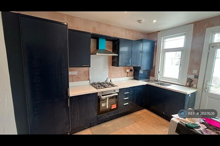 4 Bedroom End Of Terrace House To Rent In Tivoli Road, London, SE27