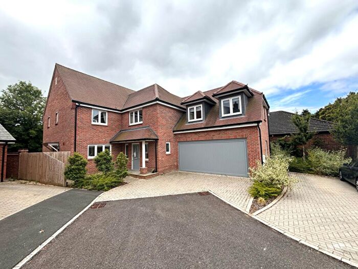 4 Bedroom Detached House To Rent In Crumplins Meadow, Odiham, RG29