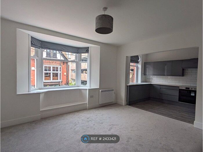 2 Bedroom Maisonette To Rent In Park Place, Horsham, RH12