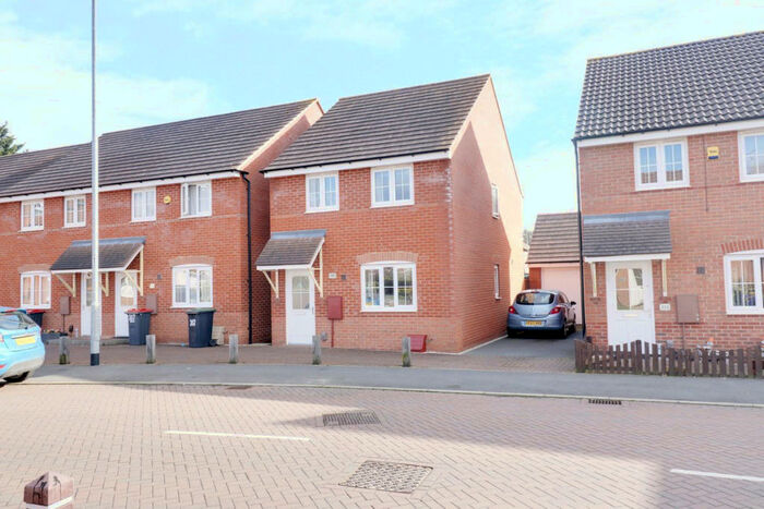 3 Bedroom House To Rent In Kenbrook Road, Hucknall, NG15