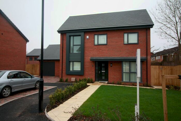 3 Bedroom Property To Rent In Starling Close, Papenham Green, Canley, CV4