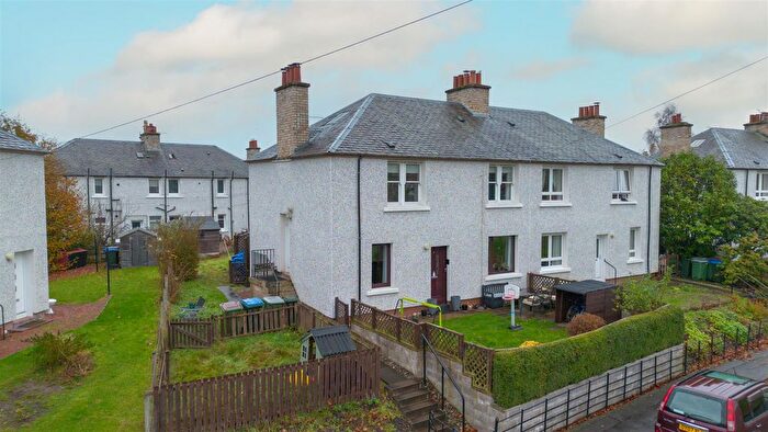 2 Bedroom Flat For Sale In Darnhall Crescent, Perth, PH2