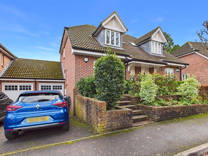 3 Bedroom Semi Detached House For Sale In Chandos Gardens, Coulsdon, CR5