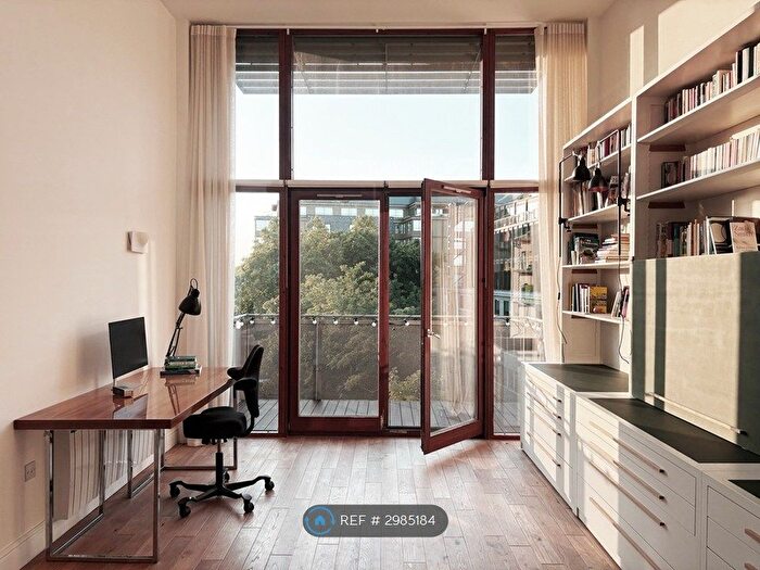 2 Bedroom Flat To Rent In Naylor Building East, London, E1