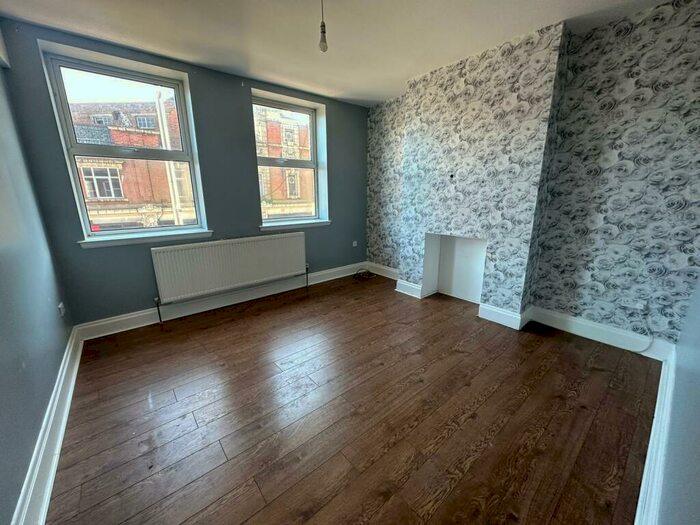 3 Bedroom Flat To Rent In High Street, Clacton-On-Sea, CO15