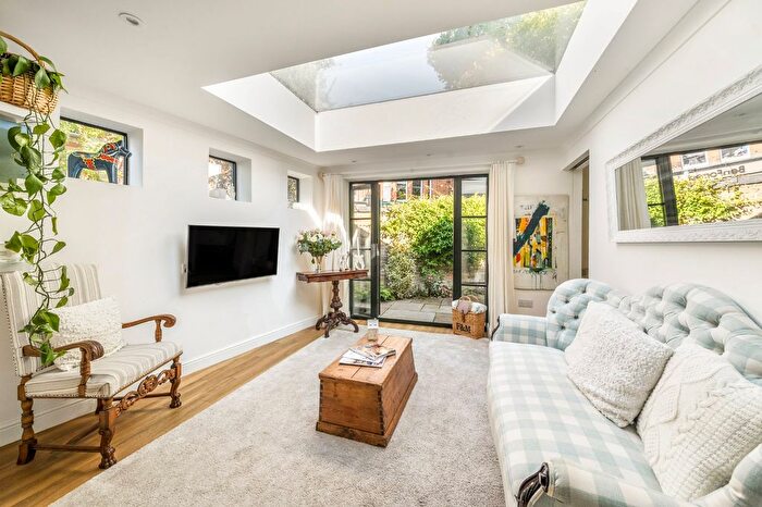 2 Bedroom Terraced House For Sale In Station Approach, Richmond, TW9