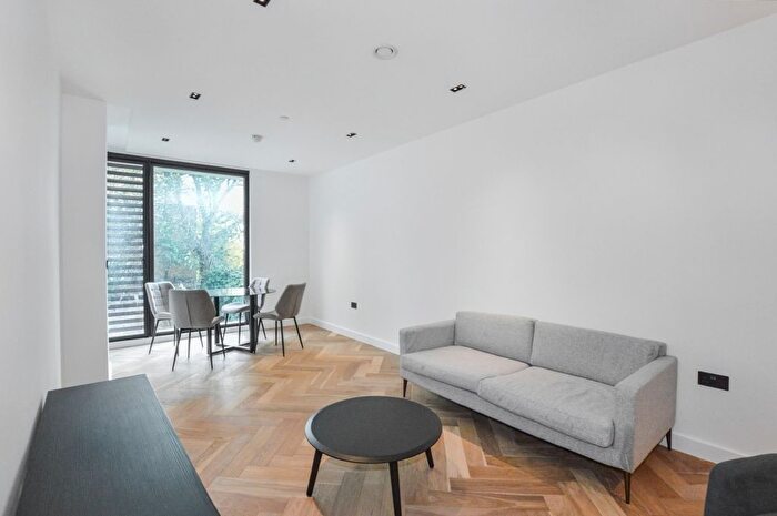 1 Bedroom Flat To Rent In Cluny Mews, London, SW5