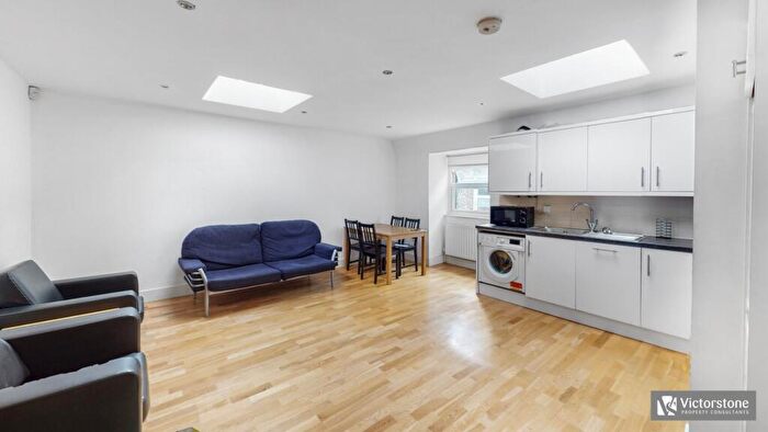 2 Bedroom Apartment To Rent In Kings Terrace, Camden, London, NW1