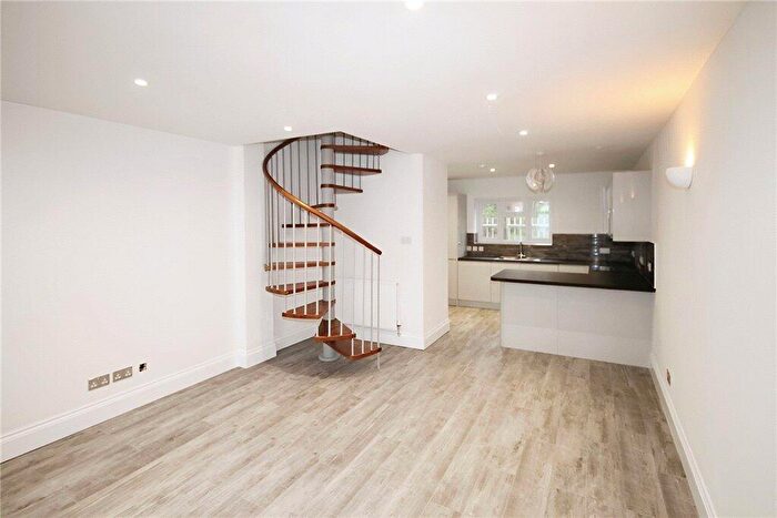 2 Bedroom Detached House To Rent In Epsom Road, Croydon, CR0