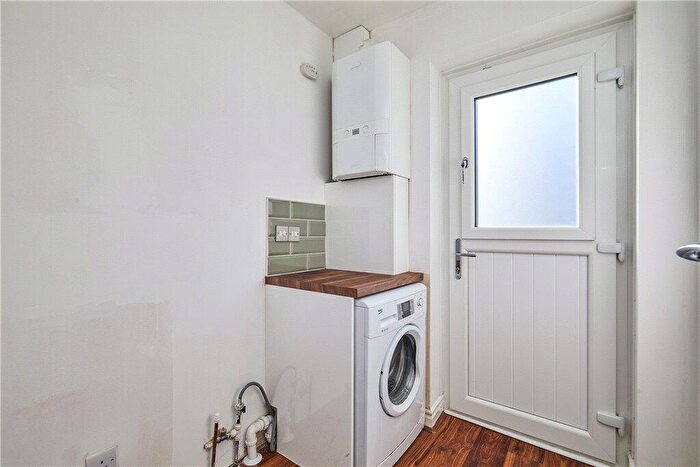 4 Bedroom Detached House For Sale In Oakleigh View, West Lane, Baildon, BD17
