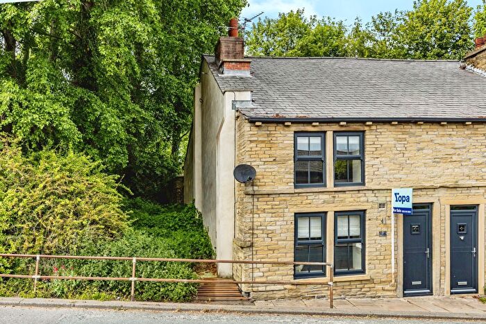 4 Bedroom Semi-Detached House For Sale In Cain Lane, Southowram, Halifax Calderdale, West Yorkshire, HX3