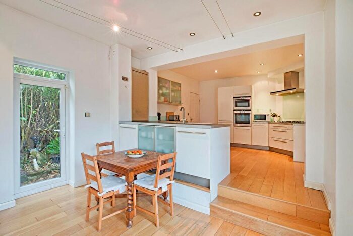 4 Bedroom Detached House For Sale In Wrexham Road, Burley In Wharfedale, LS29