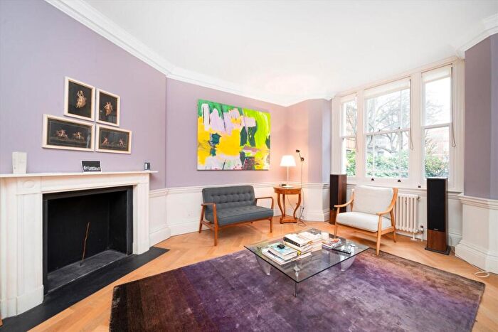 3 Bedroom Flat To Rent In Clerkenwell Close, London, EC1R