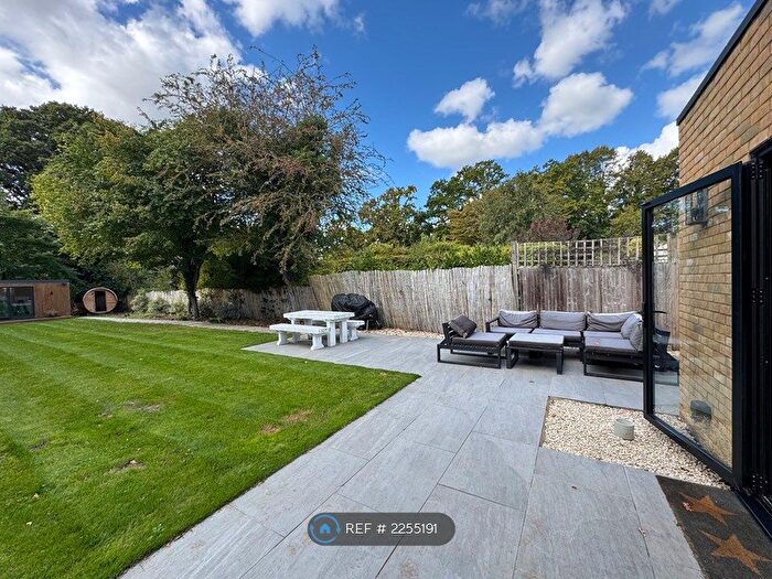 3 Bedroom Detached House To Rent In Blundel Lane Cobham - Private Road, Stoke D'abernon, Cobham, KT11