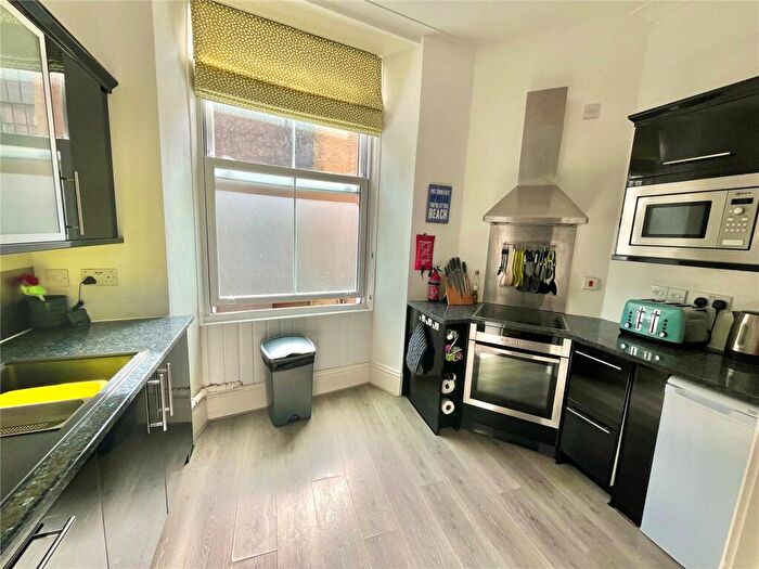 2 Bedroom Flat For Sale In Crackwell Street, Tenby, Pembrokeshire, SA70