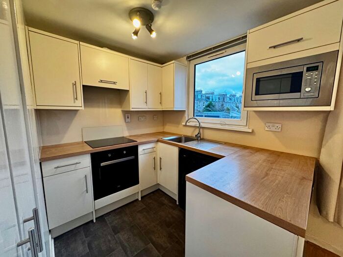 2 Bedroom Flat To Rent In Bank Street, Aberdeen, AB11