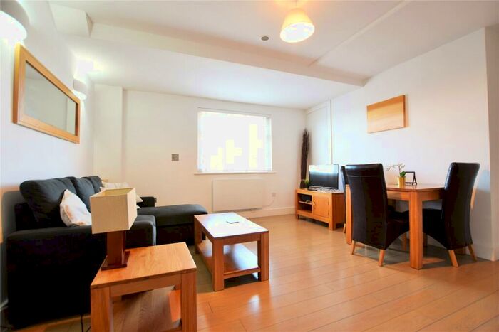 2 Bedroom Apartment To Rent In Kings Road, Reading, Berkshire, RG1