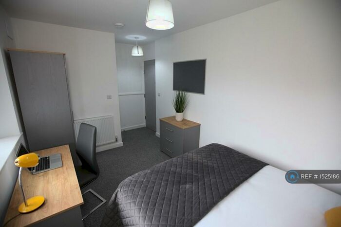 5 Bedroom Terraced House To Rent In Glenrosa Walk, Coventry, CV4