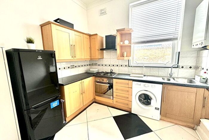 2 Bedroom Flat To Rent In Elgin Avenue, London, W9